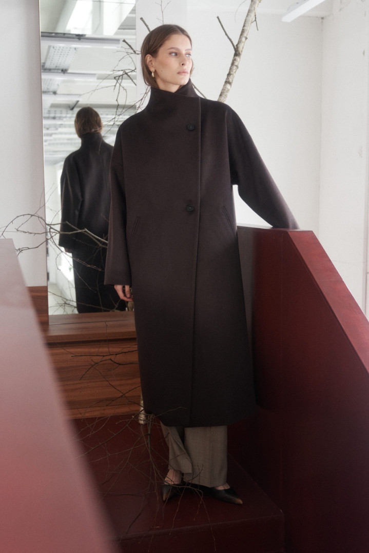 Пальто свободного силуэта со стойкой