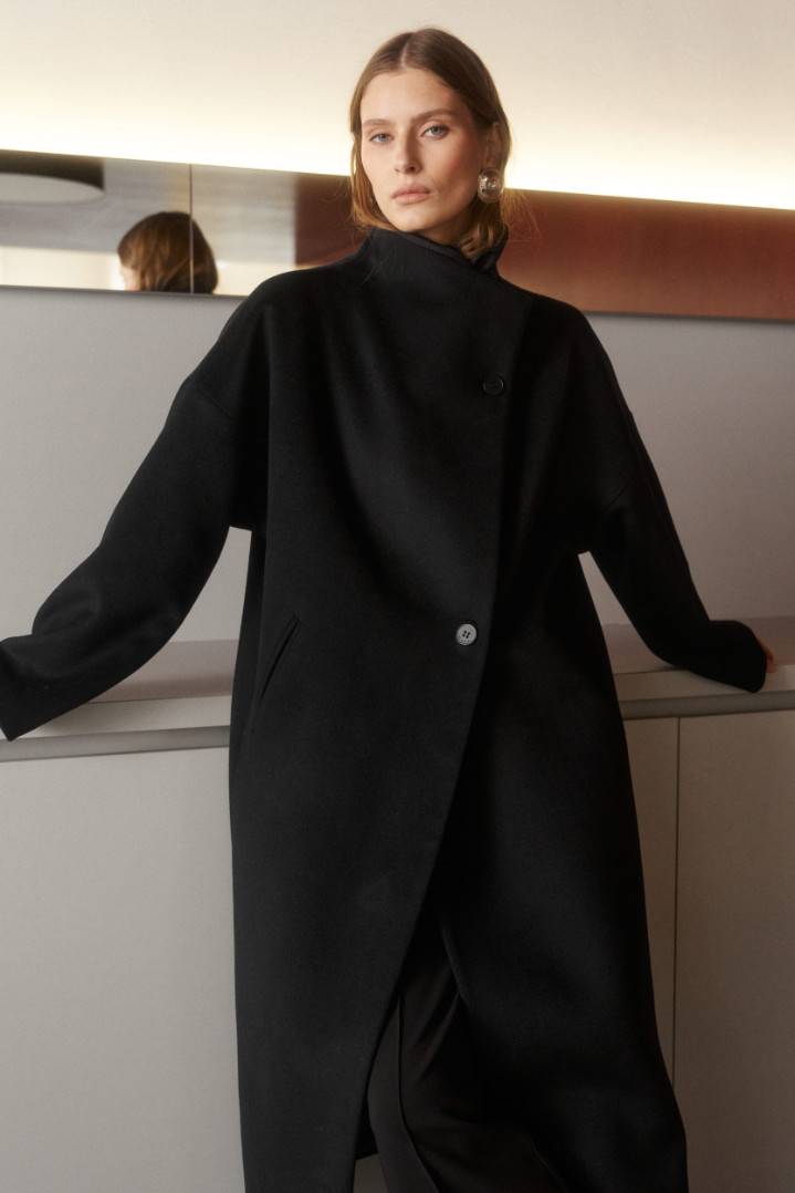 Пальто свободного силуэта со стойкой