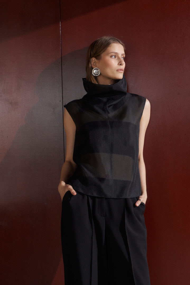 Топ полупрозрачный со стойкой