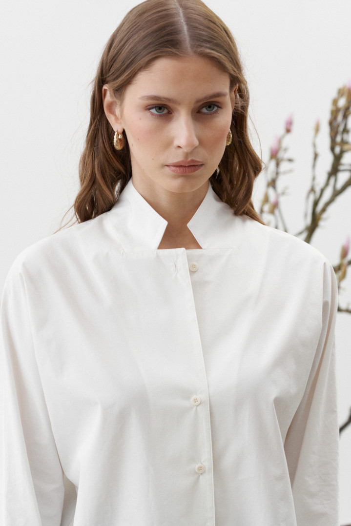 Рубашка c фигурным воротником